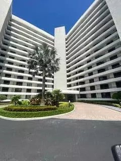 Jensen Beach, FL 34957,8800 S Ocean Drive 1002