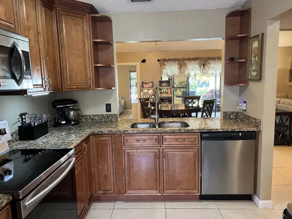 Greenacres, FL 33463,6049 Ambertree LN