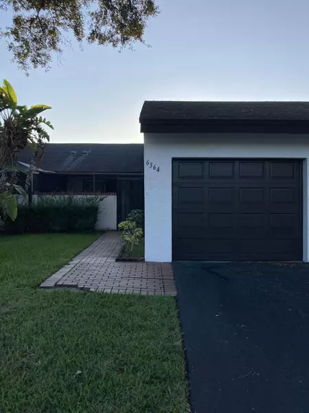 6364 E E Pinehurst CIR B31, Tamarac, FL 33321