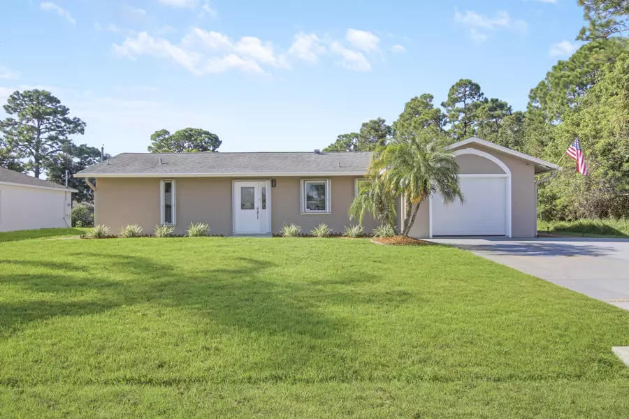 752 SE Browning AVE, Port Saint Lucie, FL 34983