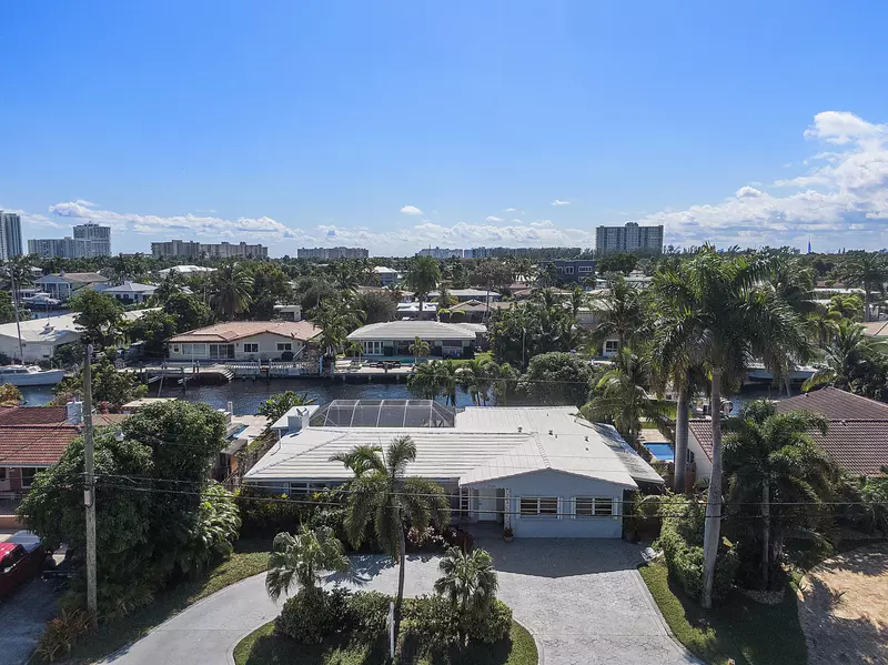 2560 SE 9th ST, Pompano Beach, FL 33062