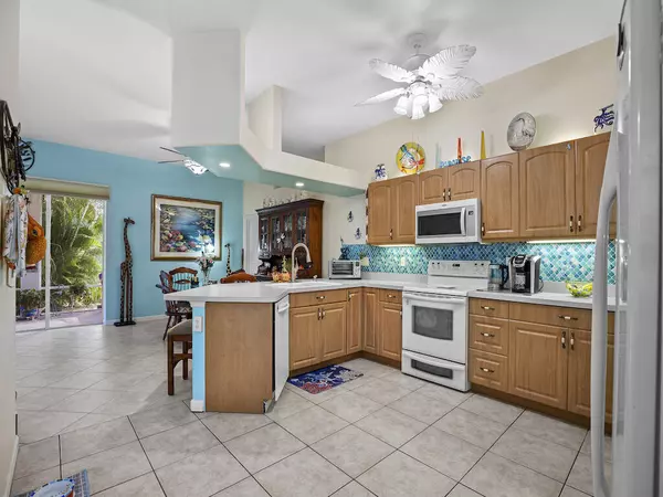 Vero Beach, FL 32967,8816 93rd CT