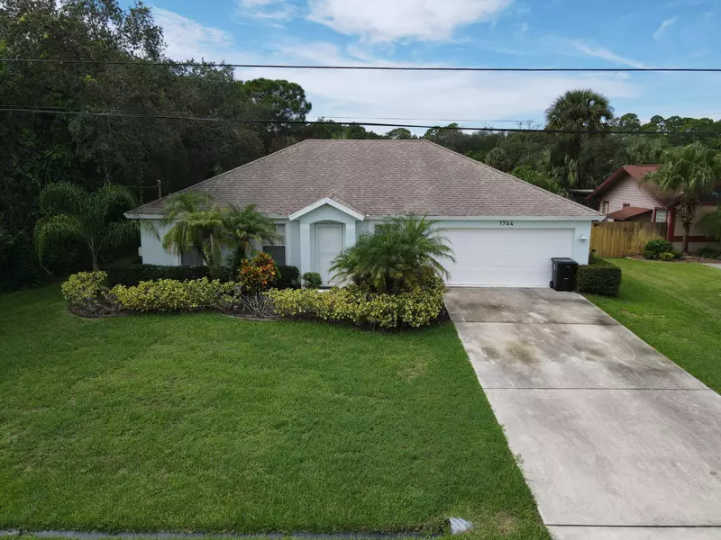 1744 SW Bradway LN, Port Saint Lucie, FL 34953