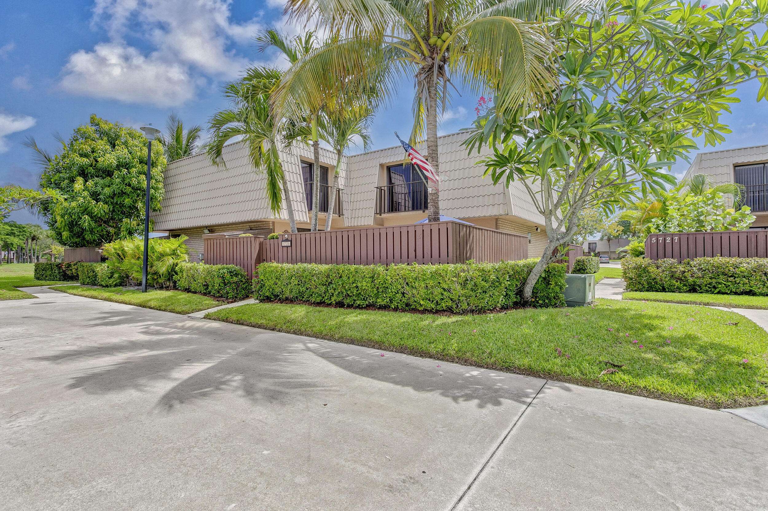 5726 57th WAY, West Palm Beach, FL 33409