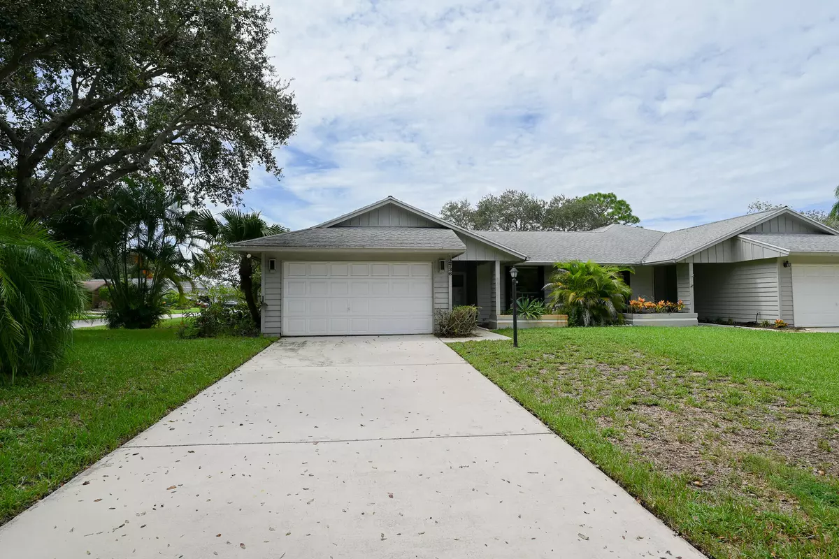 Hobe Sound, FL 33455,12736 SE Pinehurst CT