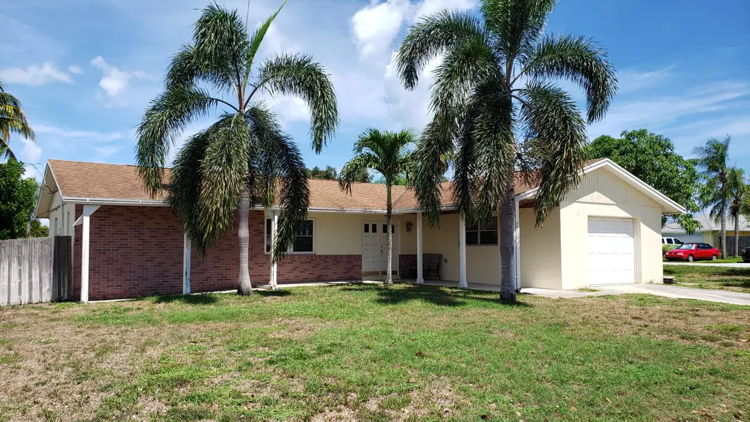 7533 SE Peacock ST, Hobe Sound, FL 33455