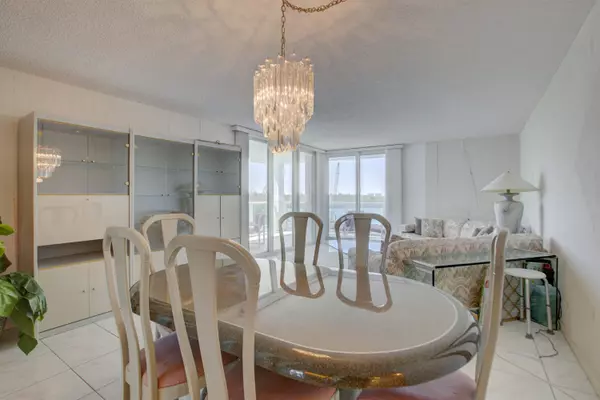 Sunny Isles Beach, FL 33160,100 Bayview DR 527