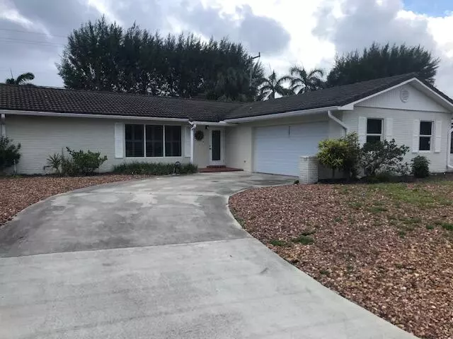 1261 Singer DR, Riviera Beach, FL 33404