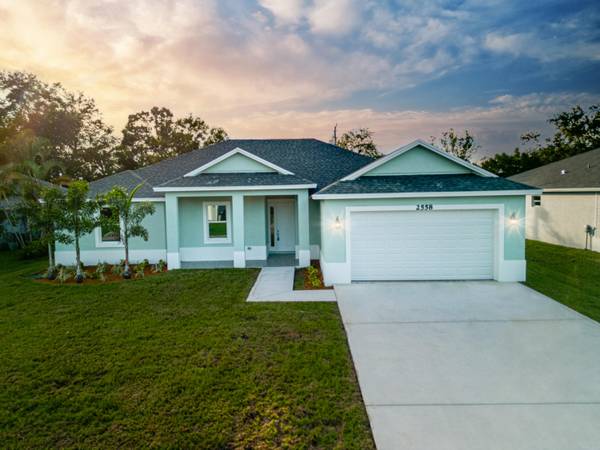 2558 SW Westfield ST, Port Saint Lucie, FL 34983