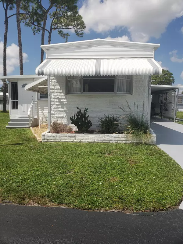 10017 Granada Bay, Boynton Beach, FL 33436