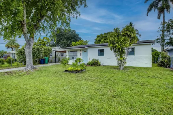 Dania, FL 33314,4329 SW 49th CT