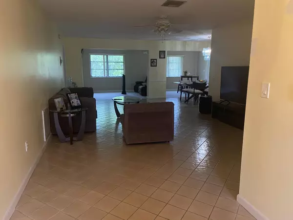 Greenacres, FL 33463,3390 S Shadow Wood DR