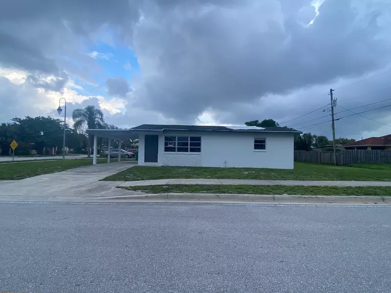 1589 W 10th ST, Riviera Beach, FL 33404