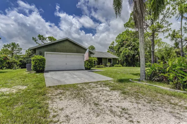 13384 N 82nd ST, The Acreage, FL 33412