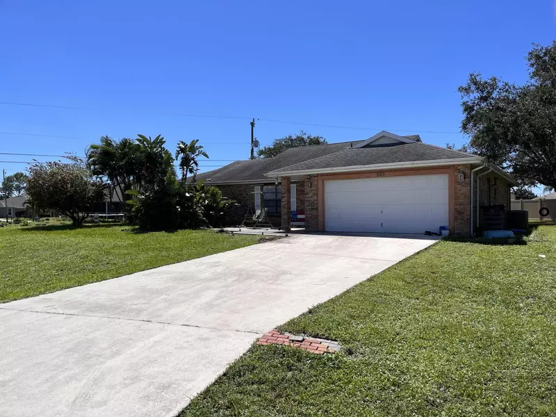 626 SW Hillsboro CIR, Port Saint Lucie, FL 34953