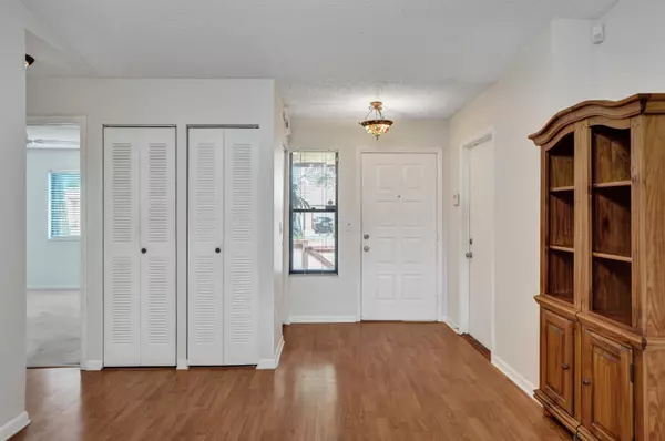 Boynton Beach, FL 33426,7 Farnworth DR