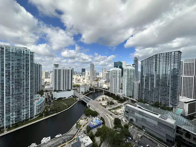 88 SW 7th ST 3212, Miami, FL 33130