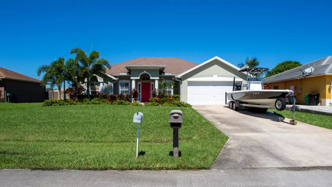 1125 SW Gaffney AVE, Port Saint Lucie, FL 34953