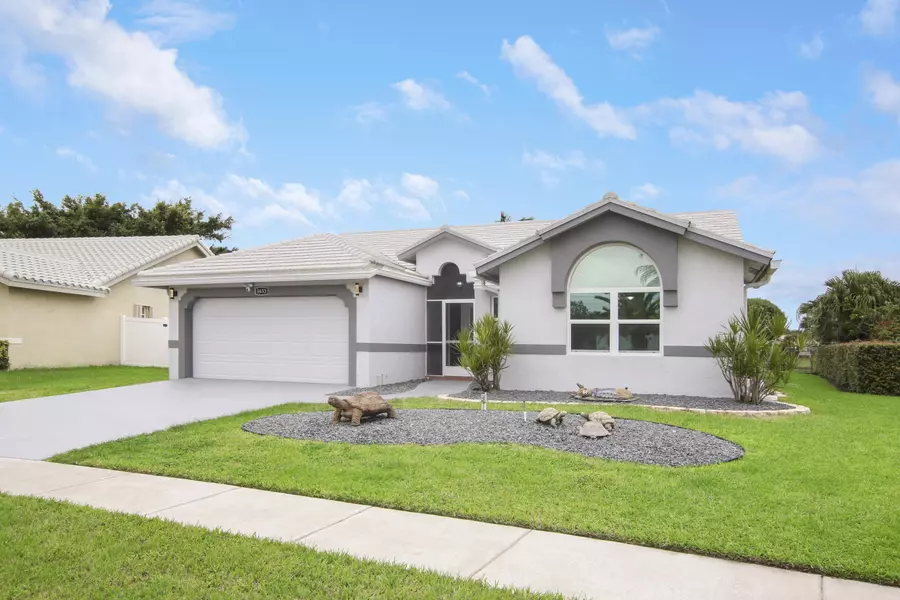 8633 Rosalie CT, Boynton Beach, FL 33472