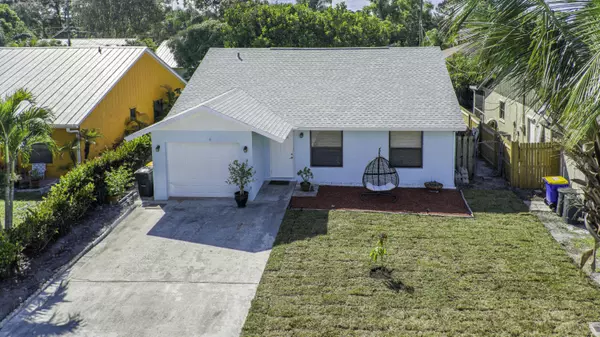 5664 SE Collins AVE, Stuart, FL 34997