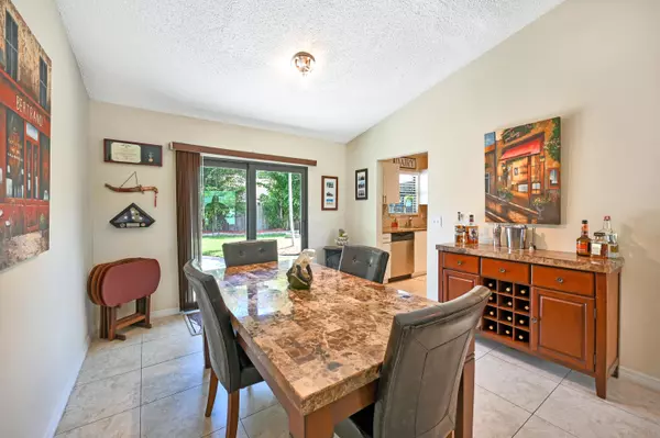 Jupiter, FL 33458,205 Greentree CT