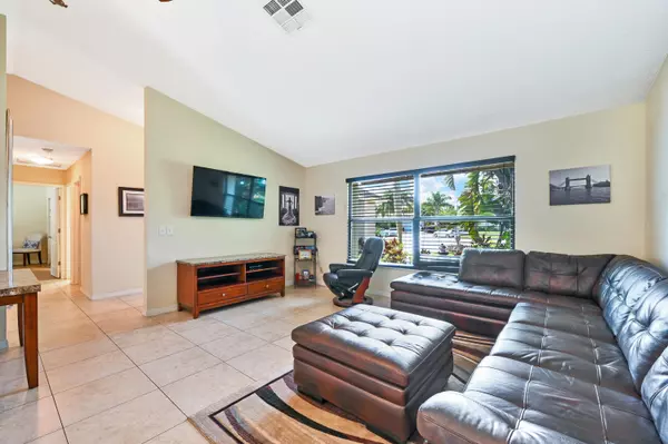 Jupiter, FL 33458,205 Greentree CT