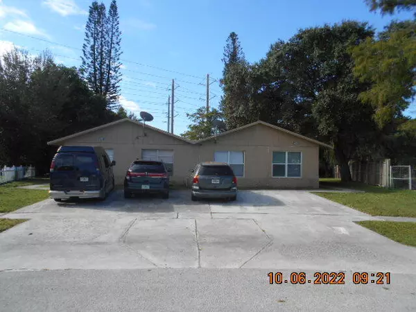 5783 W Bermuda CIR, Riviera Beach, FL 33407