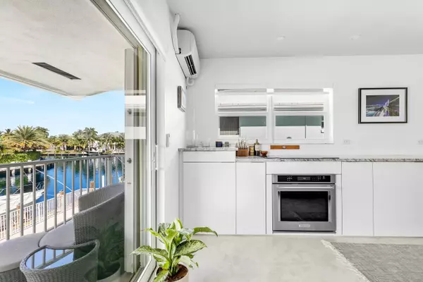 Lighthouse Point, FL 33064,2311 NE 36th ST 2g