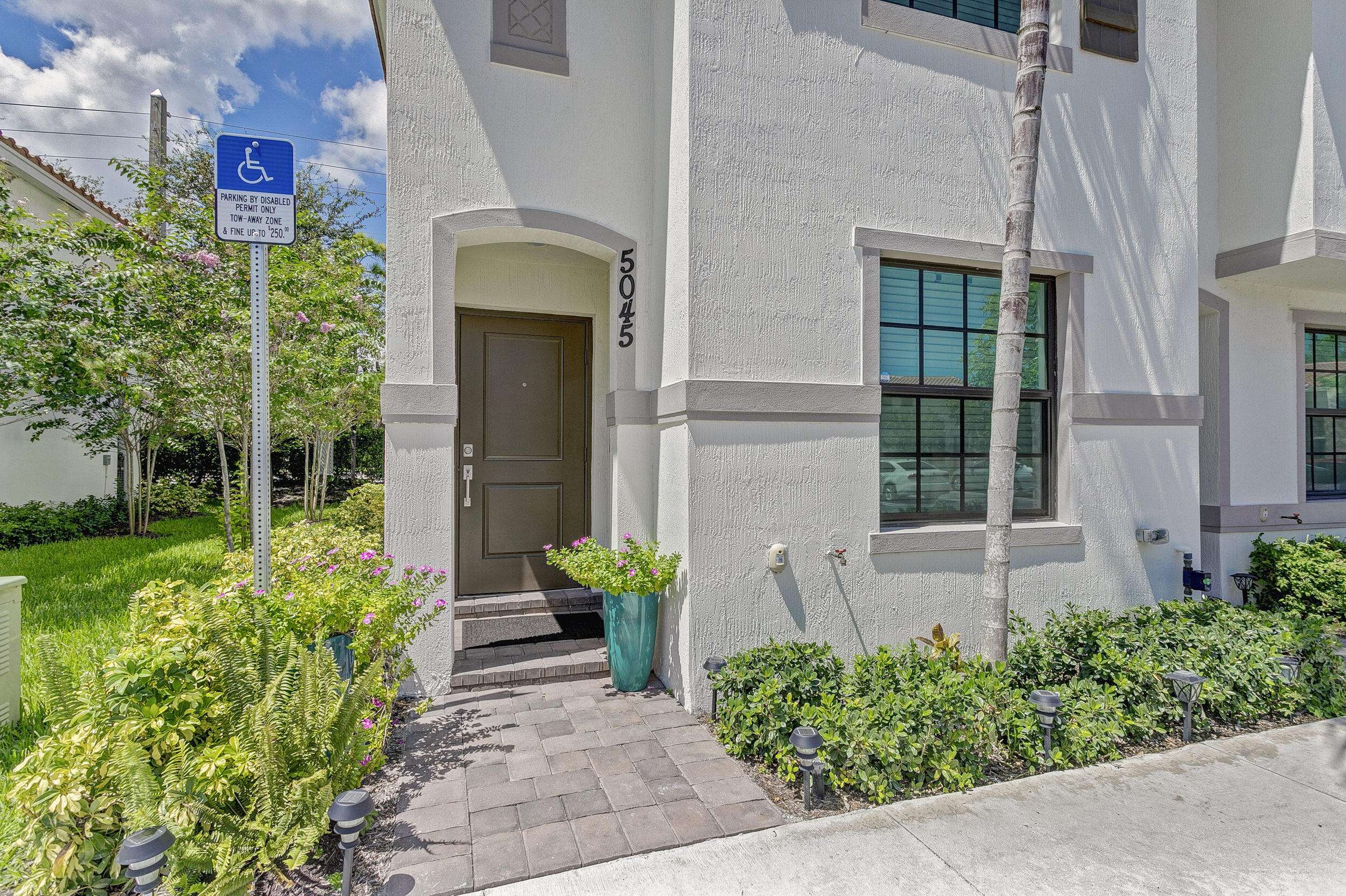 Riviera Beach, FL 33410,5045 Genove PL