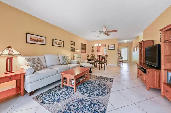 Boynton Beach, FL 33426,500 SW Golfview TER 120