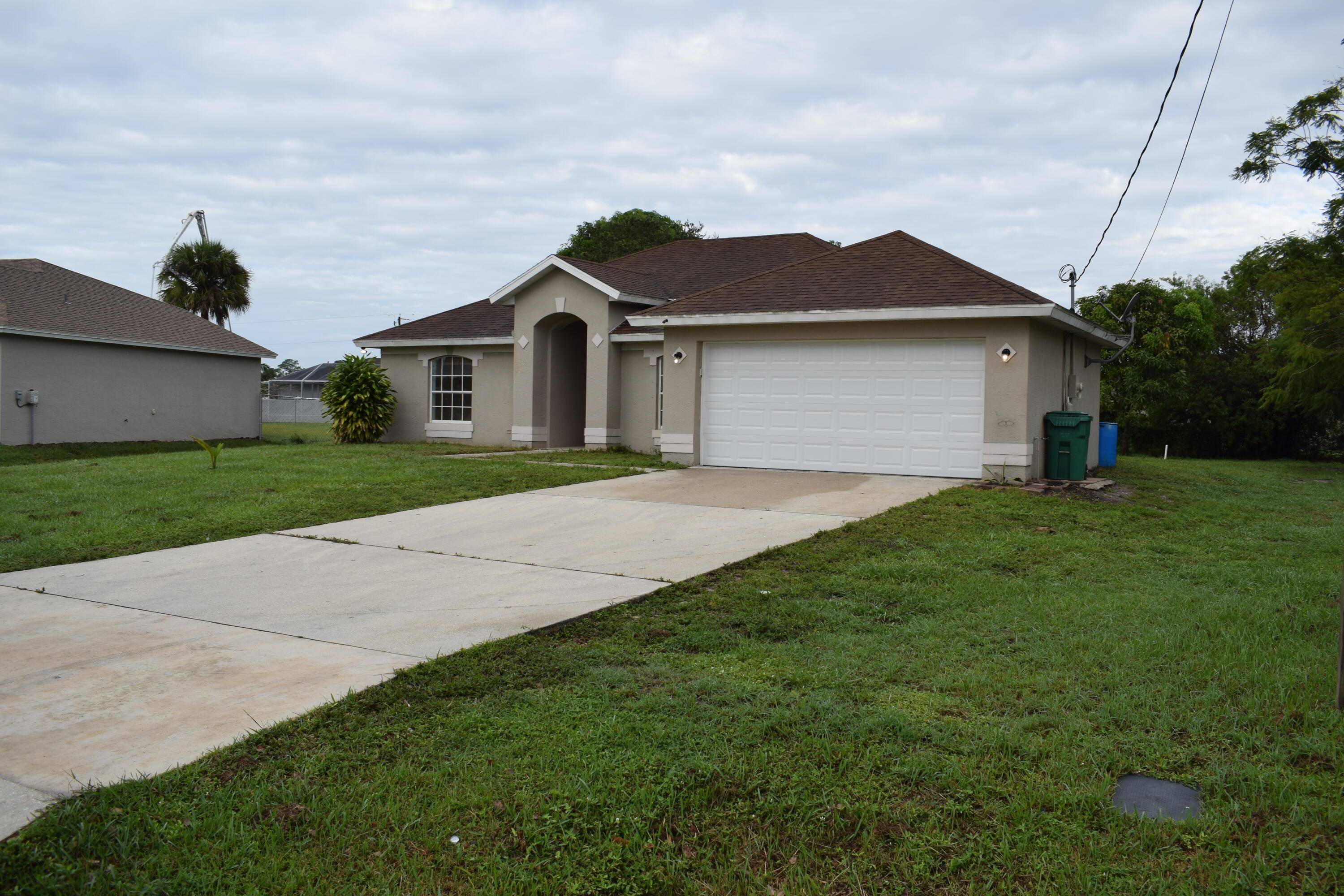 Port Saint Lucie, FL 34953,2412 SW Loquat RD
