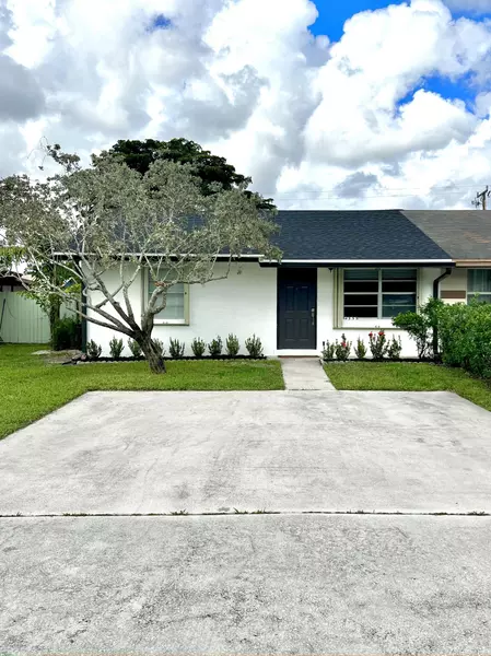 4555 Arthur Street, Palm Beach Gardens, FL 33418