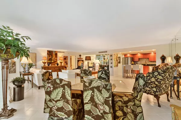 West Palm Beach, FL 33401,2450 Presidential WAY 305