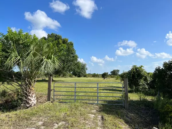 Okeechobee, FL 34972,18120 NW 320th ST