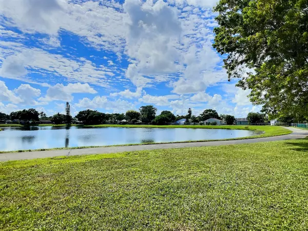 Boynton Beach, FL 33472,5459 Courtney CIR