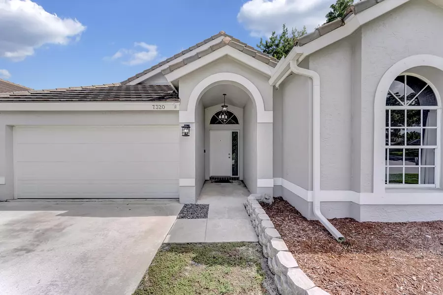 7320 Ashley Shores CIR, Lake Worth, FL 33467