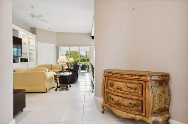 West Palm Beach, FL 33411,7914 Red River RD