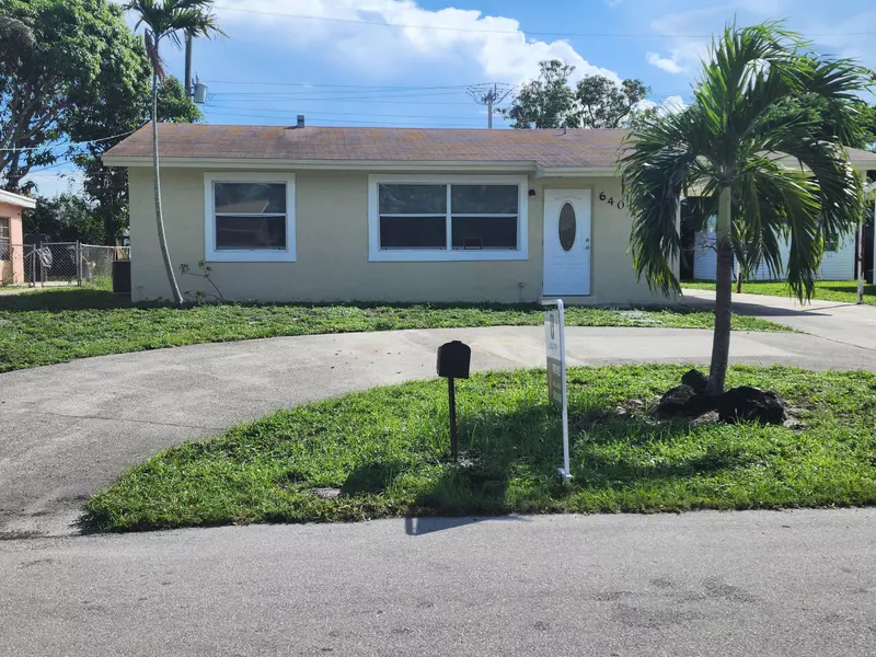 640 SW 14th PL, Deerfield Beach, FL 33441