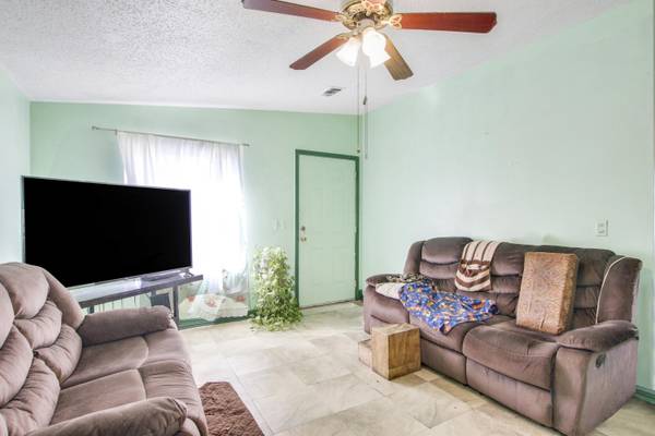 Riviera Beach, FL 33404,1108 W 30th ST