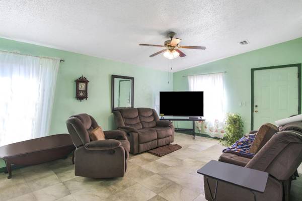 Riviera Beach, FL 33404,1108 W 30th ST