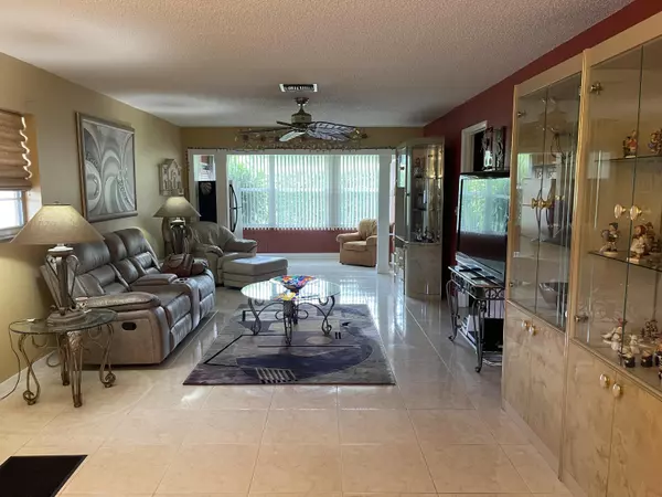 Delray Beach, FL 33445,736 Whippoorwill LN