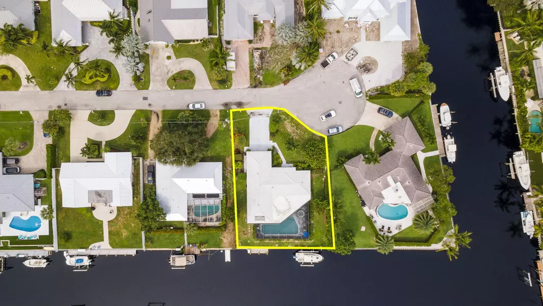 24 Leeward CIR, Tequesta, FL 33469