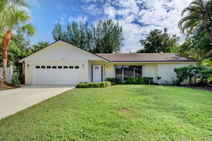 550 Wranglewood DR, Wellington, FL 33414