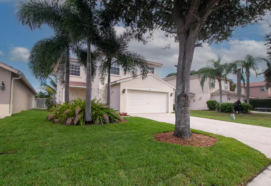 5197 Canoe Bend DR, Lake Worth, FL 33463