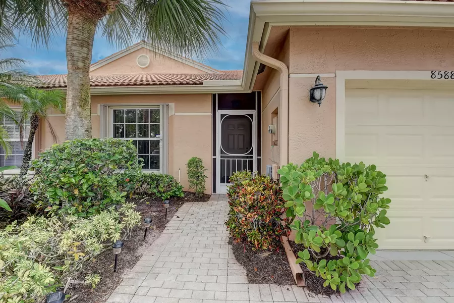 8588 Logia CIR, Boynton Beach, FL 33472