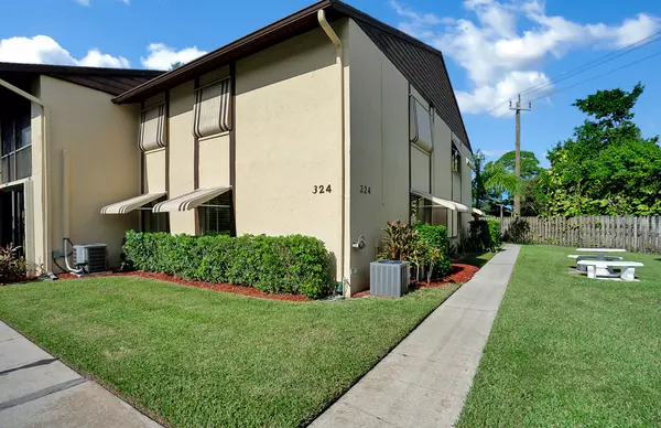 Greenacres, FL 33463,324 Pine Ridge CIR C-1