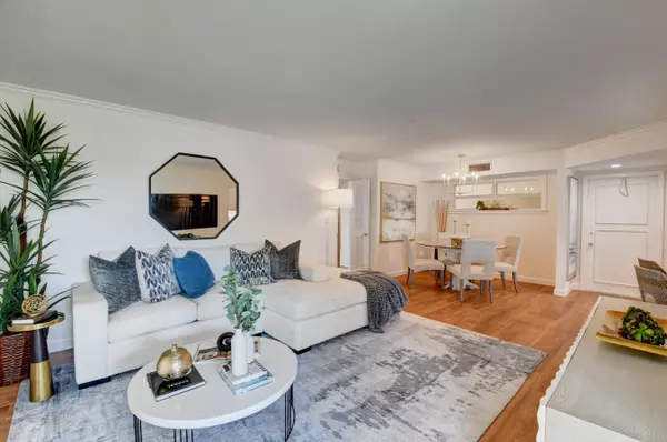 Boynton Beach, FL 33435,12 Colonial Club DR 301