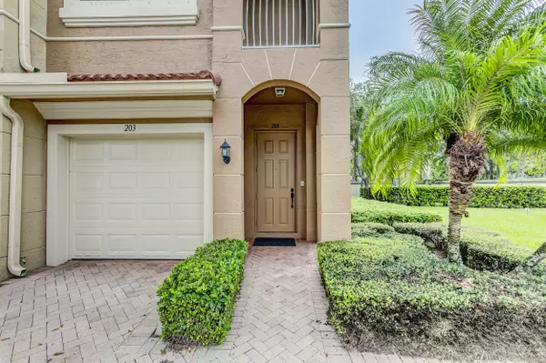 Palm Beach Gardens, FL 33418,4851 Bonsai CIR 203