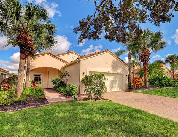 316 NW Treeline TRCE, Port Saint Lucie, FL 34986