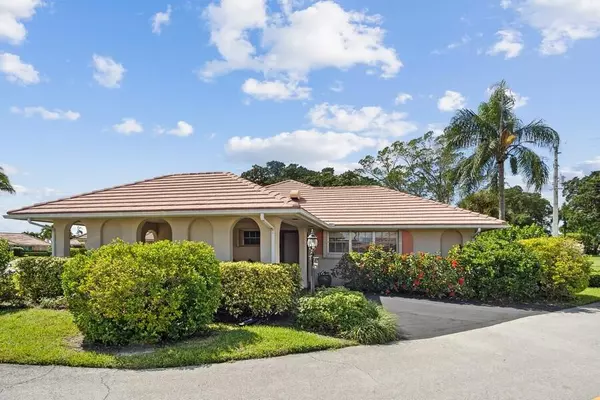 240 Rio Vista CIR, Atlantis, FL 33462